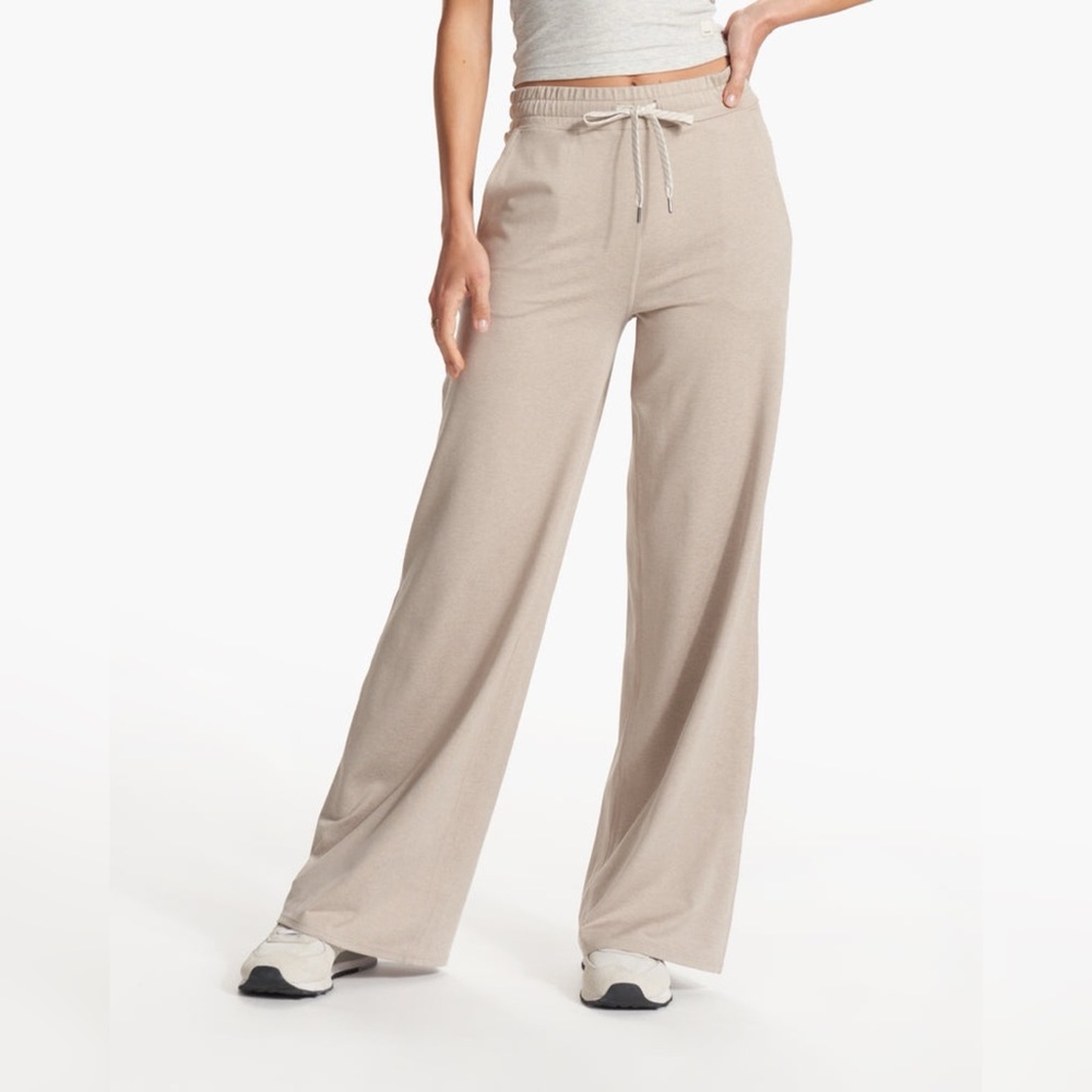 Vuori Women's Wide Leg Pants in Beige
